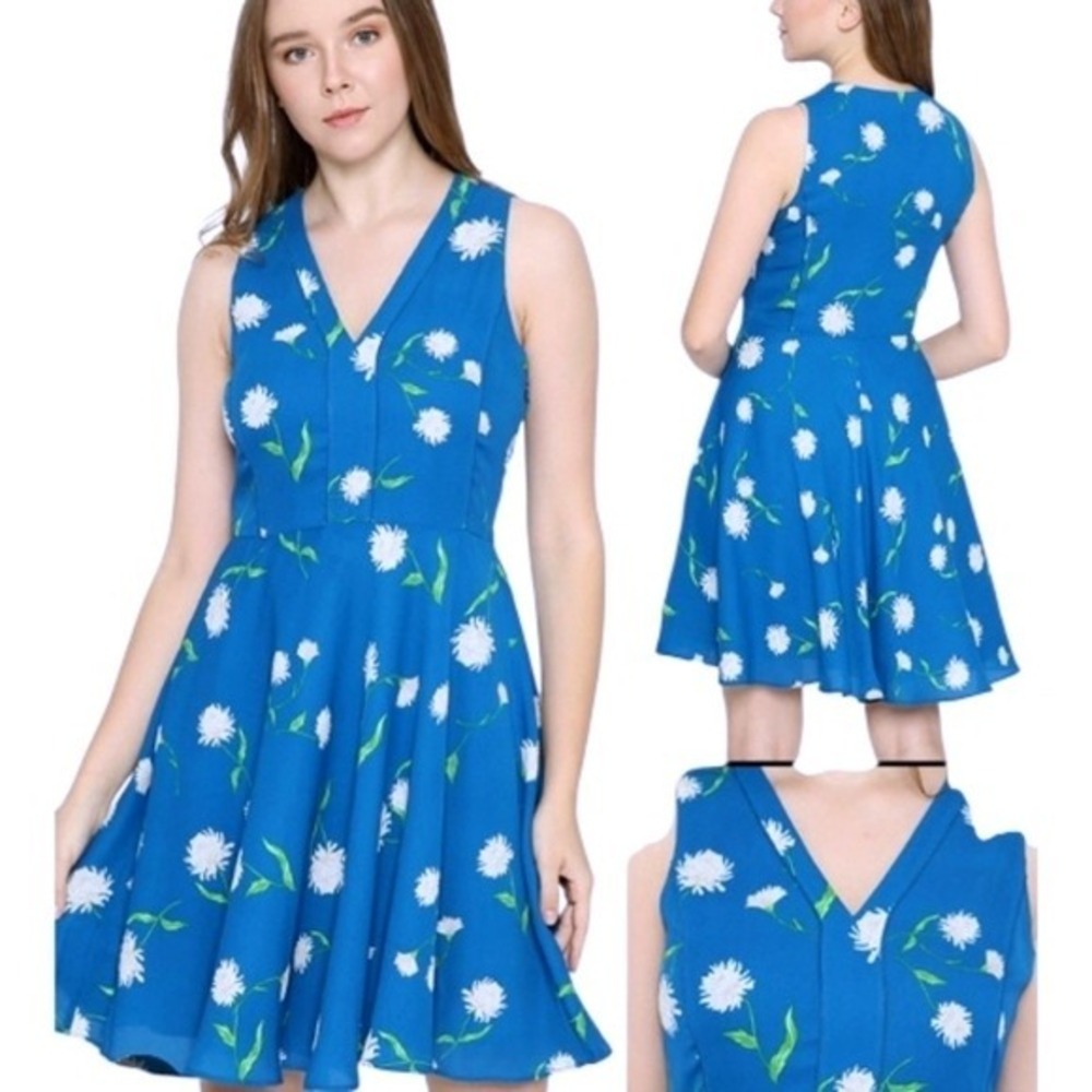Ann Taylor Blue Daisy Floral V-Neck Fit and Flare Short Sun Dress Size 4 New
